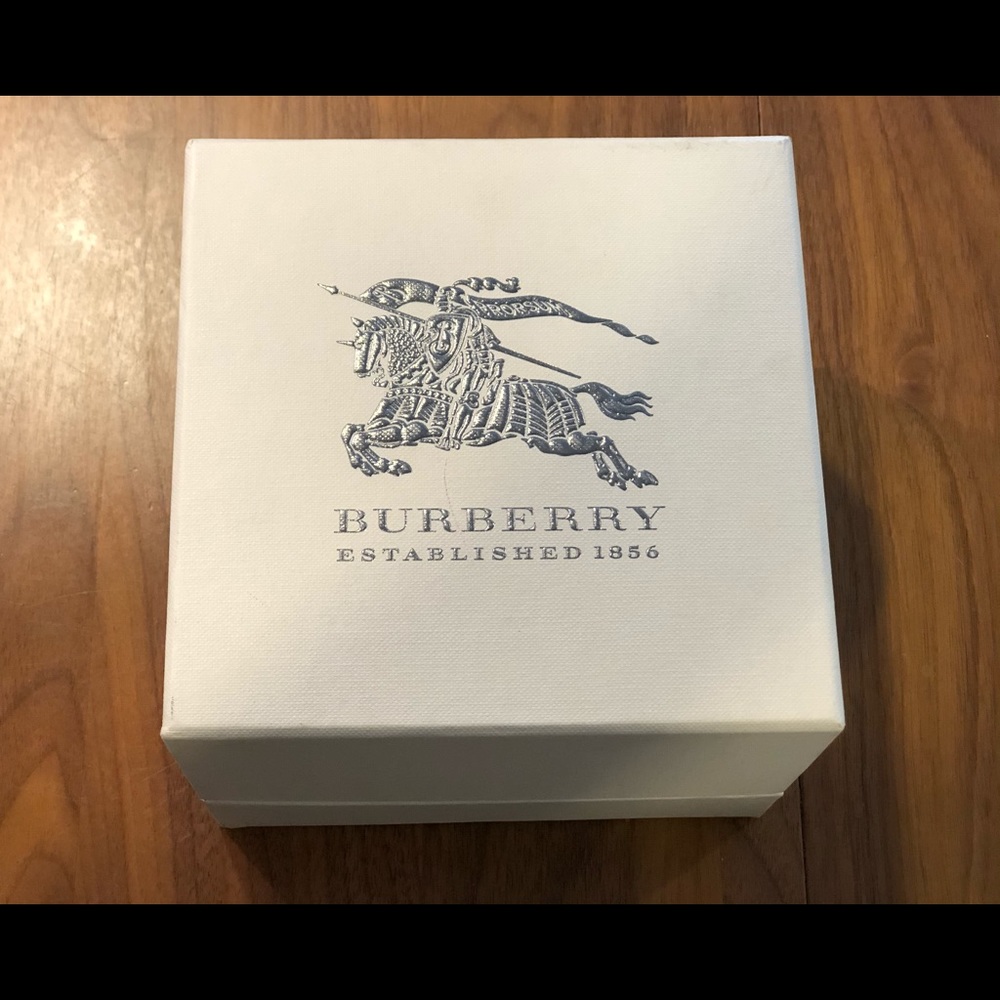 Burberry Watch - Picture 9 of 10